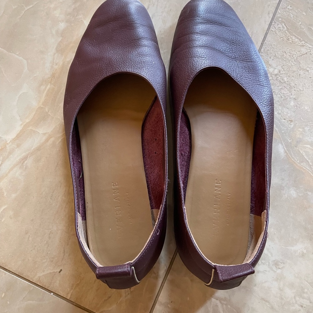 Lightly used  Everlane Italian leather day glove size 6.5 burgundy color
